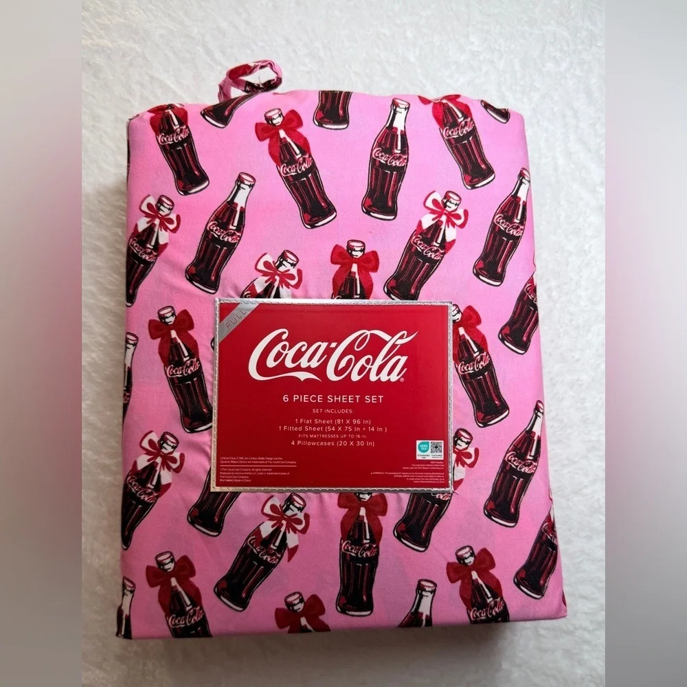 Coca-Cola Pink Gift Set Coca-Cola Pink Full 6 Piece Sheet Set bottles and bows